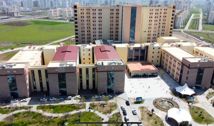 Hastanede Reçete Toplayıp, Hastaları Eczaneye Yönlendiren Sanıklar, Duruşmada Suçlamaları Reddetti