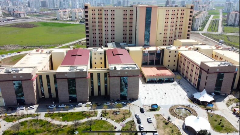 Hastanede Reçete Toplayıp, Hastaları Eczaneye Yönlendiren Sanıklar, Duruşmada Suçlamaları Reddetti