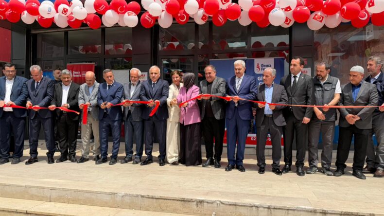 MÜSİAD-Deniz Feneri İşbirliğiyle İhtiyaç Sahibi 5 Bin Kişiye Kıyafet Desteği Sağlanacak