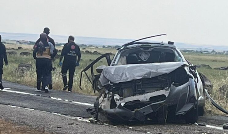 Diyarbakır’da Nişan Dönüşü Trafik Kazası: 3 Ağır Yaralı