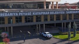 Kayapınar Belediyesi, Rahmi Koç’un Sözleri Nedeniyle Otosan Araç Alımını İptal Etti