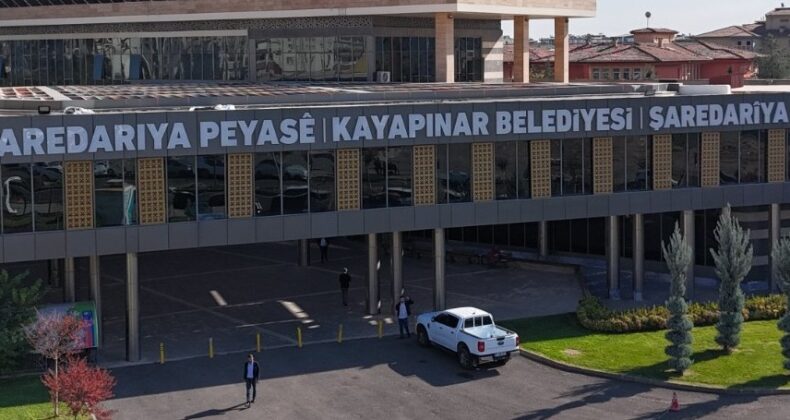 Kayapınar Belediyesi, Rahmi Koç’un Sözleri Nedeniyle Otosan Araç Alımını İptal Etti
