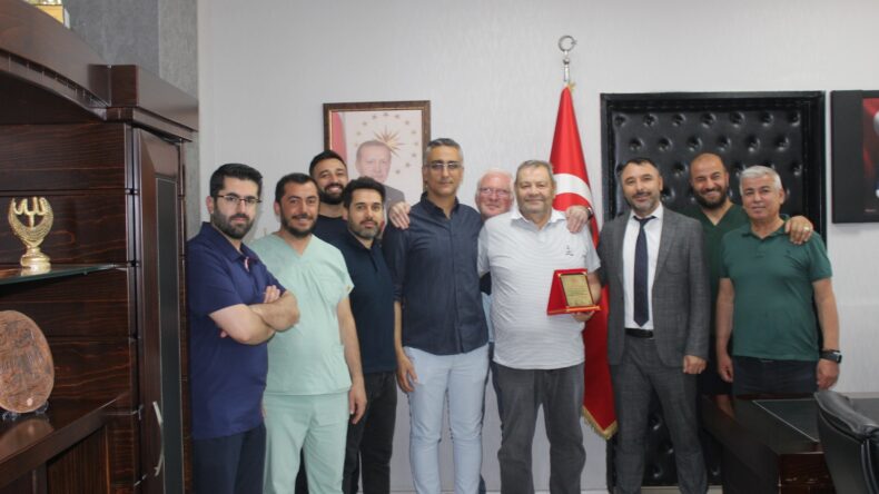 Emekli Olan Eski Başhekim İnceoğlu’na Mesai Arkadaşlarından Veda Töreni