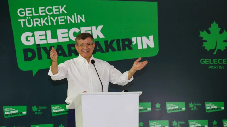 Ahmet Davutoğlu, Gelecek Partisi’ni Feshetti