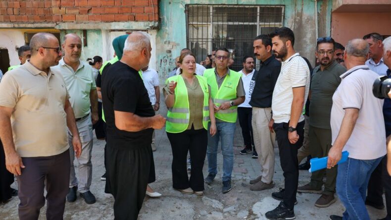 Belediye Başkanları, Metruk Yapıların Yıkım Çalışmasına Katıldı