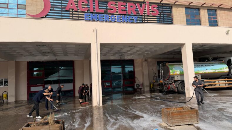 Gazi Yaşargil Hastanesi’nde Kapsamlı Temizlik Seferberliği Başlatıldı