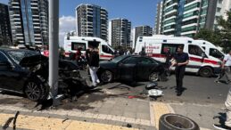 Diyarbakır’da Otomobiller Çarpıştı: 1’i Ağır 2 Yaralı